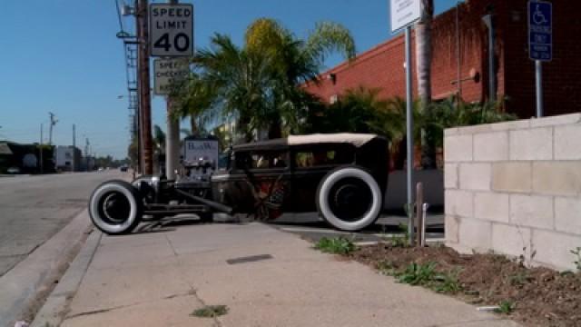 Rat Rod vs Lamborghini Aventador!