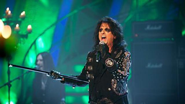 Alice Cooper: Brutally Live