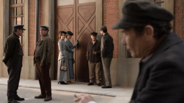 1x01 - Huelga en la fábrica