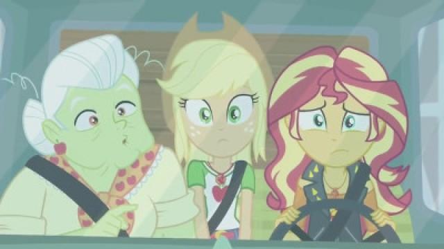 Driving Miss Shimmer - Choose Applejack!