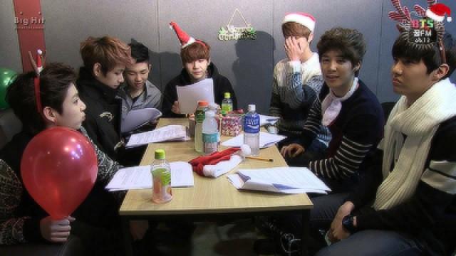 [BTS 꿀 FM 06.13] The very happy Christmas with BTS!