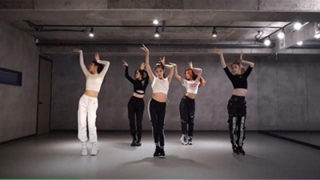 DALLA DALLA Dance Practice