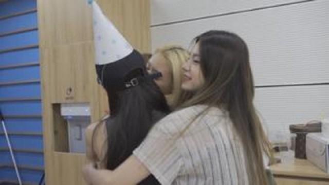 ITZY Chaeryeong's Birthday Party!