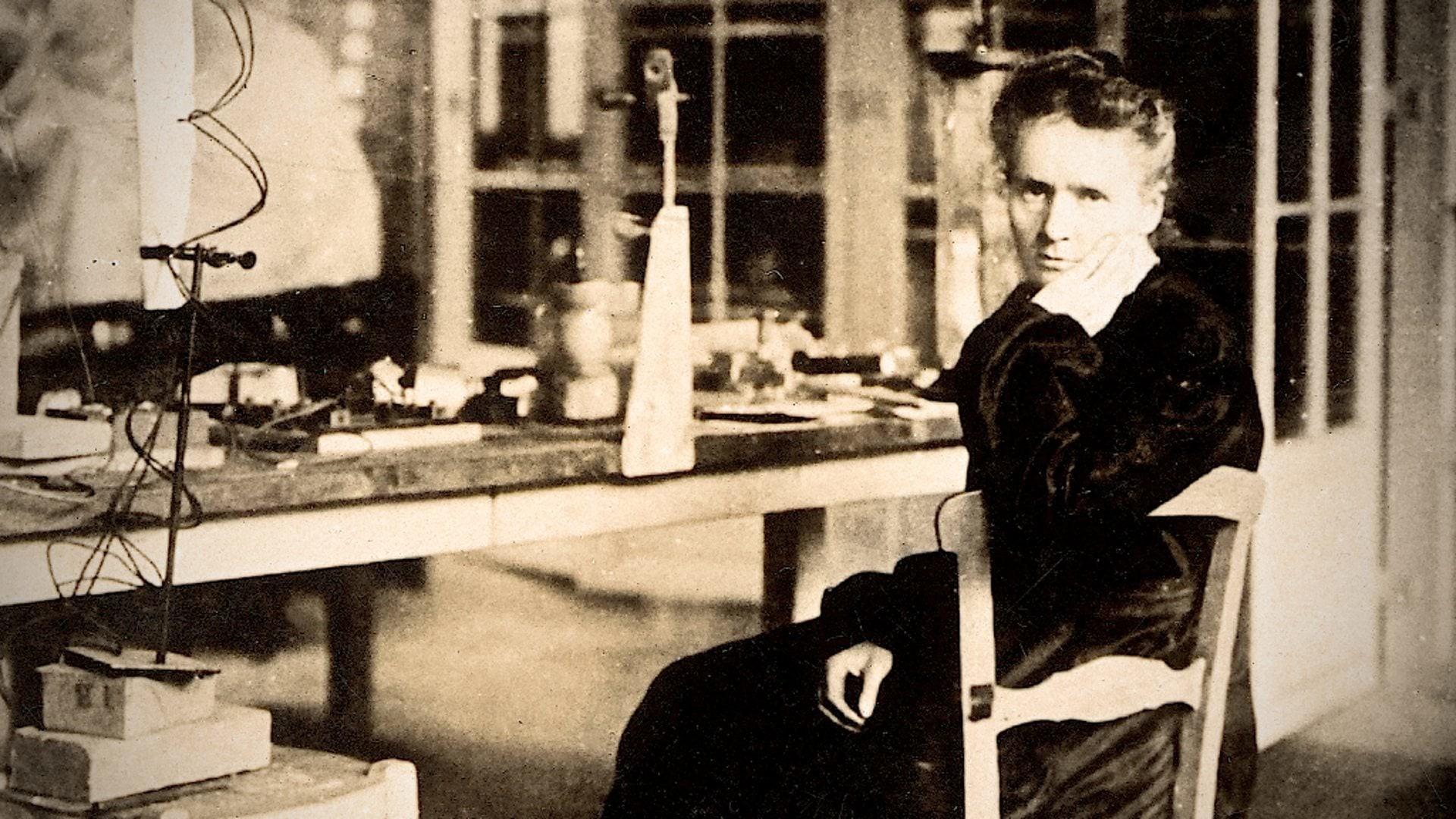 The Genius of Marie Curie: The Woman Who Lit up the World