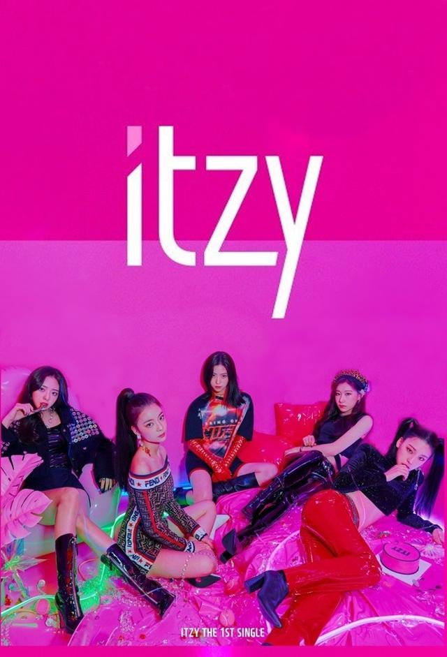 ITZY M/V BEHIND