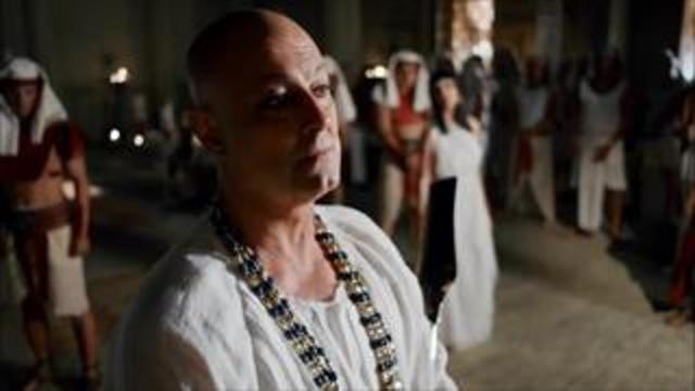 Judá cai de joelhos diante de José