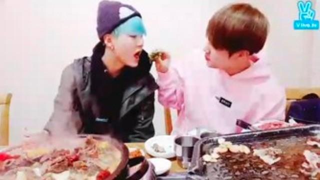 BTS Eat Jin Live : 배고프지 않아요?