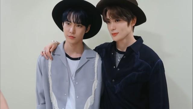 Jaehyun & Doyoung Inkigayo Special MC Behind