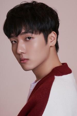 Picture of Kang Yi Seok