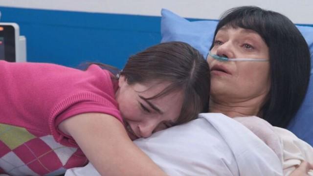 Lo siento, tu mamá no puede hablar