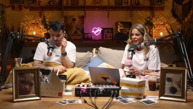 هوس الشهرة + عبادة المشاهير