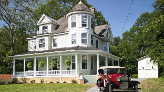 Minden's Mysterious Yellow House