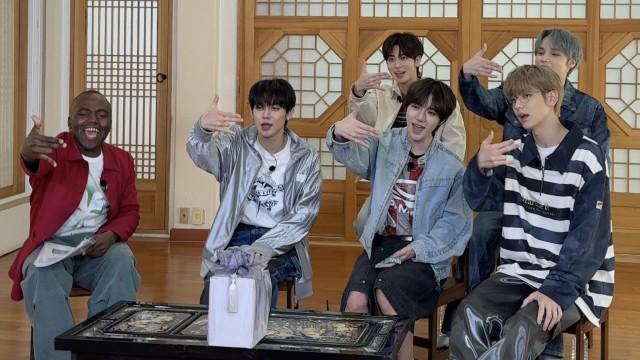 TXT returns as a whole, why did SOOBIN apologize?