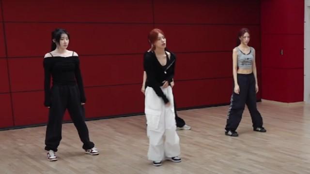 EP.158 'Mr. Vampire' Dance Practice