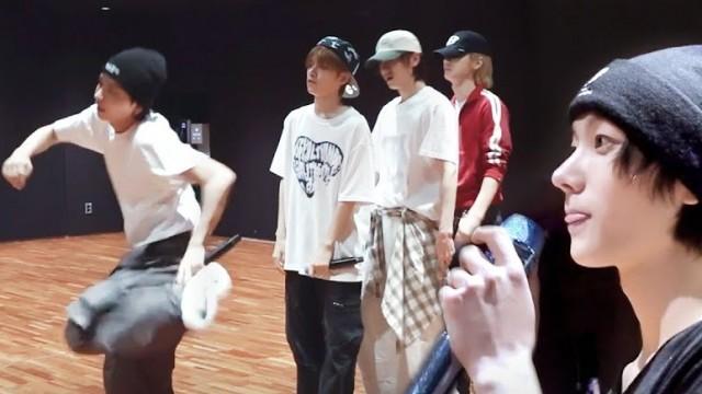 EP.32 | ‘Nice Guy’ Dance Practice with Live Vocals Sketch 