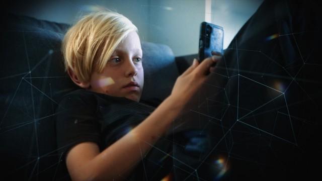 Qui espionne nos enfants?