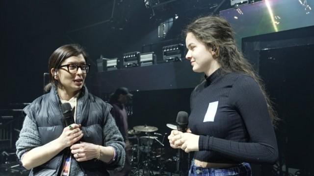 Julie, en guest de la tournée à Genève