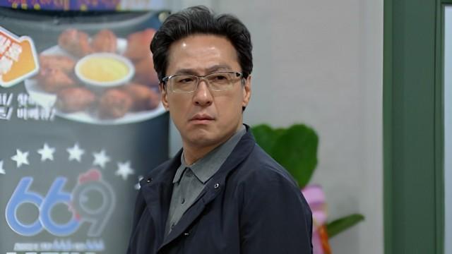 혜숙과 복권 당첨 방송을 보다가 놀라 뛰쳐 나가는 대식