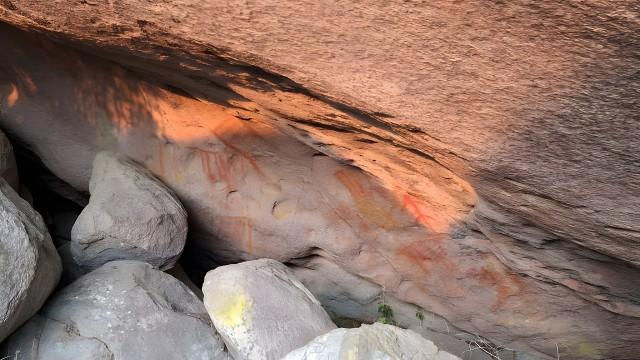 Terrible wolf, rock paintings in Itatiaia and charging my car in 5 min (SciCast #641)