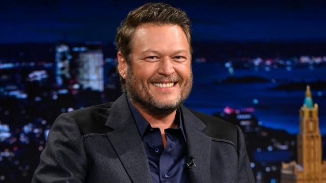 Blake Shelton, Desi Lydic
