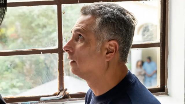 Guillermo encuentra la forma de meterse en la cabeza de Carolina