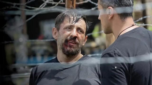 Analía intenta esconderse de Mejía y de los paramilitares