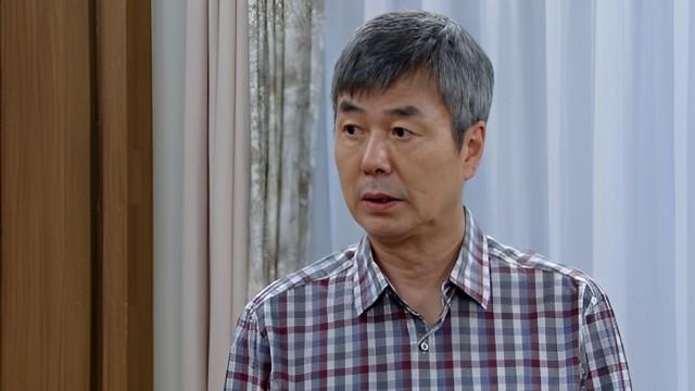 무철의 유전자 검사 결과를 받는 규태