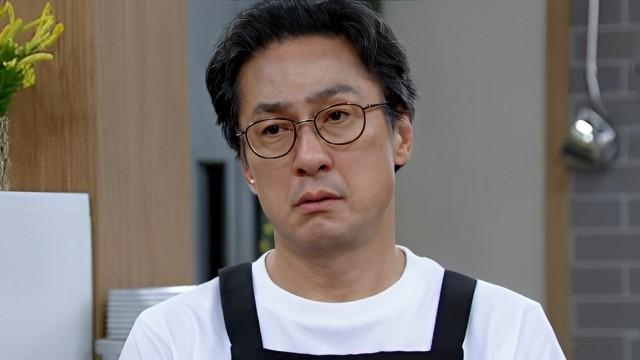 금옥을 찾아가 답답한 마음을 이야기 하는 무철