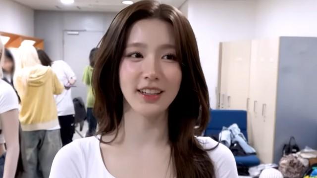 I-TALK #202 'Good Thing' Music Broadcast Behind (2) 