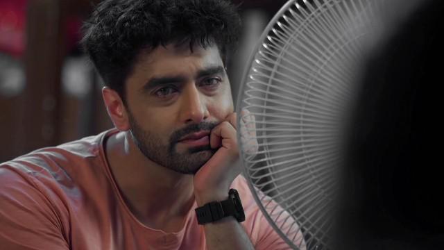 Armaan Admires Abhira