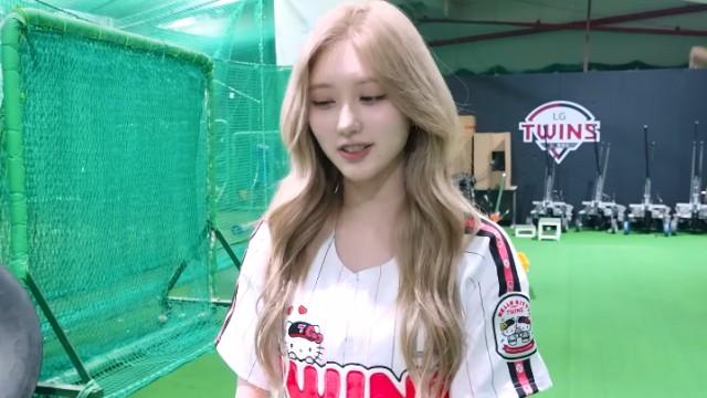 GAEUL x LG Twins Behind