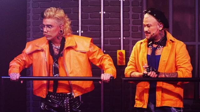 FUGINDO DOS MONSTROS PARA RELIGAR AS LUZES