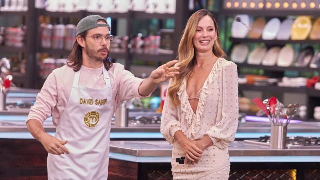 Esquivando delantales negros