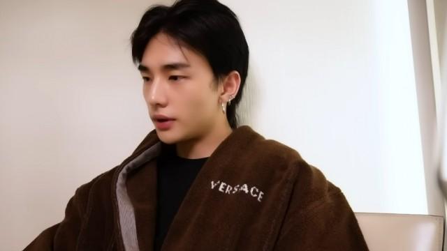 [Hyunjin] Hyun.e's Holiday 11