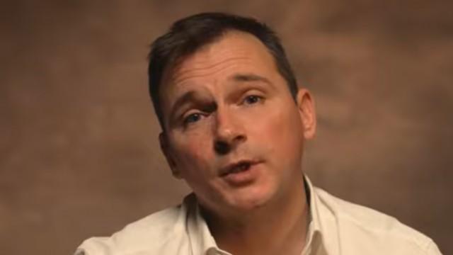 ALCOOLIQUE : 8L DE BIÈRE PAR JOUR PENDANT 25 ANS, À QUOI RESSEMBLE LE QUOTIDIEN D'UN ALCOOLIQUE ?