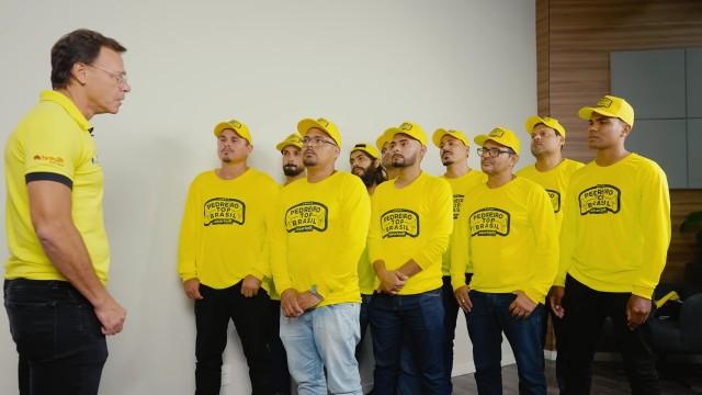 Quem São Nossos Mestres?