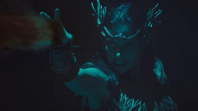 The Sang'gre in Gargan's Hands