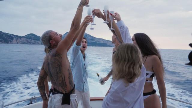 Capri, Sorrento e Tutto Cambia In Un Momento