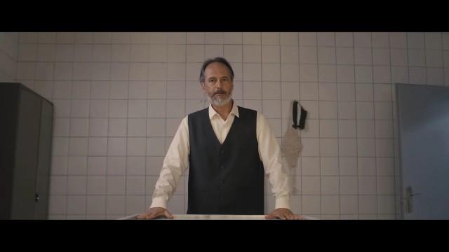 Social Curtains and the Loneliness of the Slug