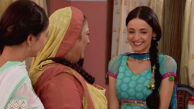 Khushi sets up a sweet shop