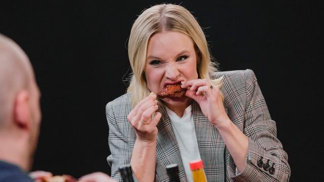 Kristen Bell Ponders Morality While Eating Spicy Wings