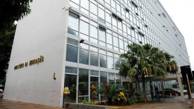 O Assunto #28: O que vai mudar na educação do Brasil com a queda no número de nascimentos?