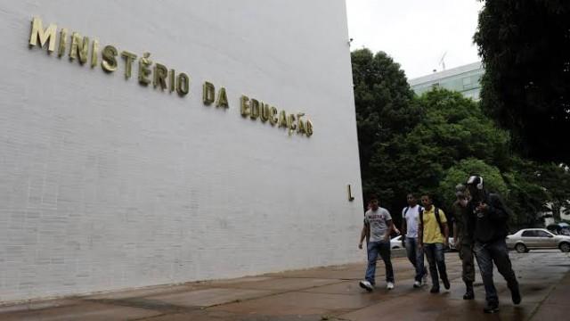 E se o governo te desses vales para saúde e educação?