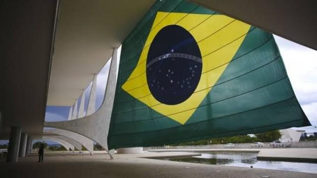 Governo por WhatsApp