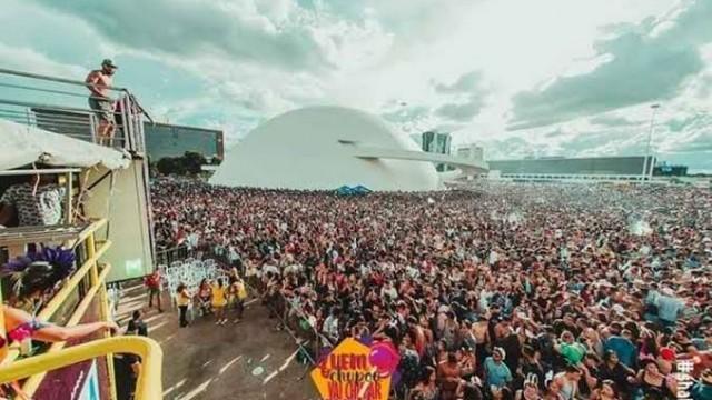 O Carnaval não perdoa os políticos
