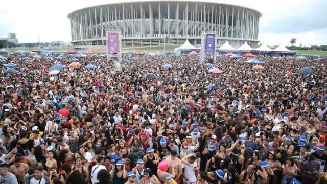 O repórter roqueiro que viveu 12 horas de folia