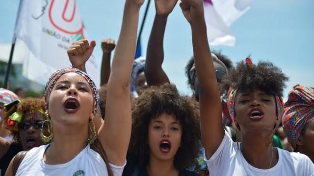 Como o brasileiro avalia o feminismo?