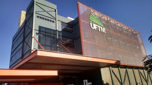 Cortes em Universidades e balbúrdia