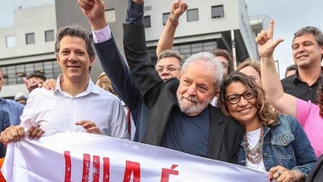 A política brasileira com Lula Livre