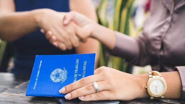 O Assunto #59: O programa para criar emprego para jovens, como as medidas vão funcionar e qual o alcance que podem ter